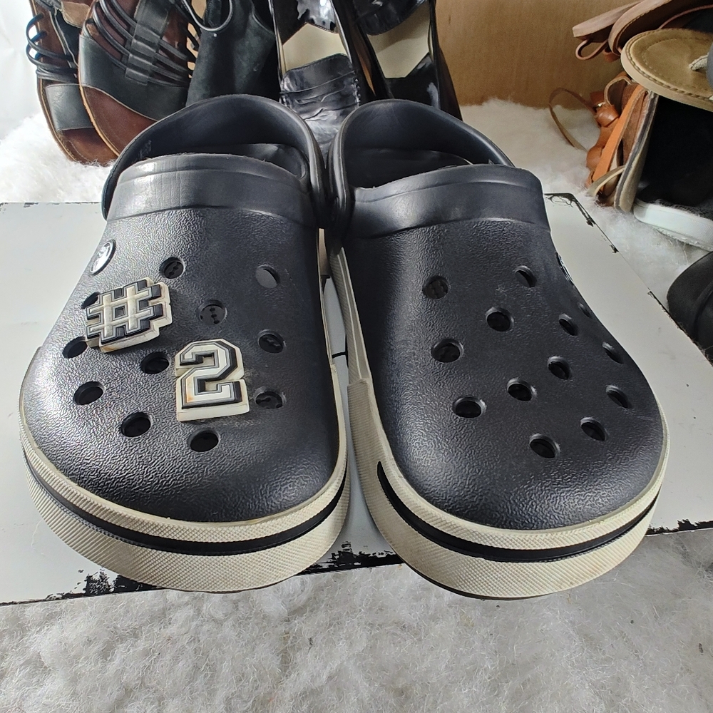 Crocs unisex Clog black & white Slip on Lightweight sandals women's 10 Men 8
